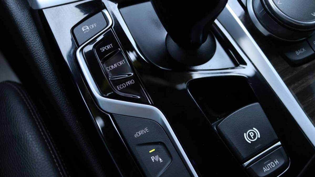 2018 BMW 5 Series WBAJA9C51JG623050