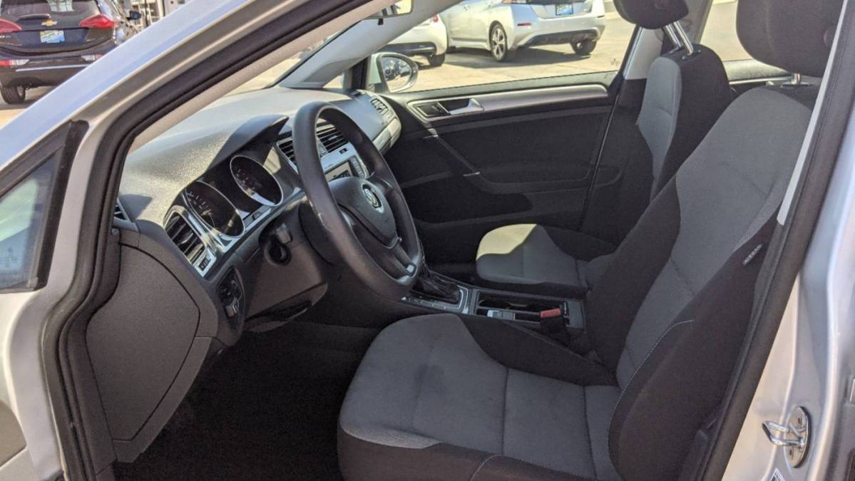 2016 Volkswagen e-Golf WVWKP7AU6GW913917