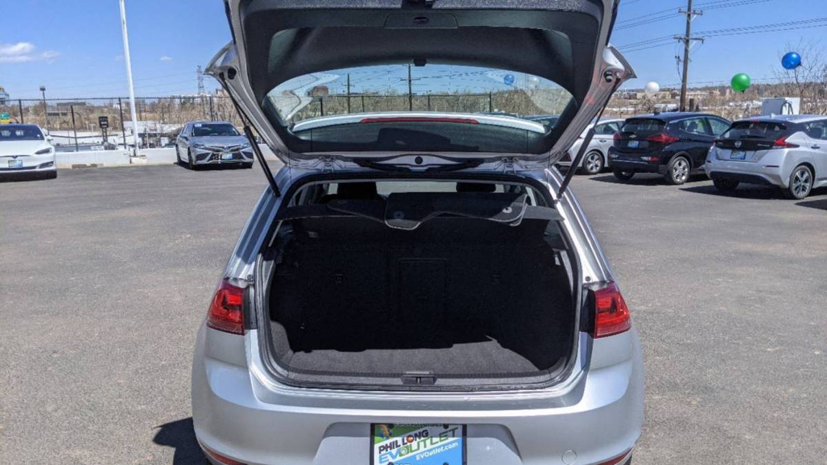 2016 Volkswagen e-Golf WVWKP7AU6GW913917