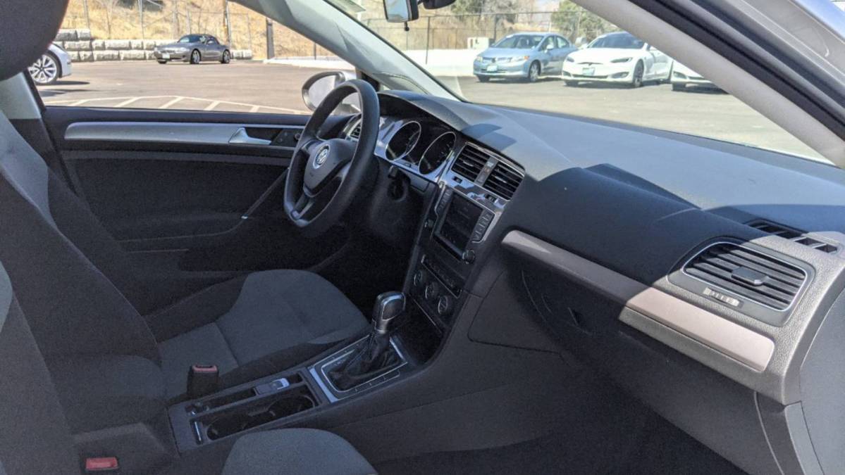 2016 Volkswagen e-Golf WVWKP7AU6GW913917