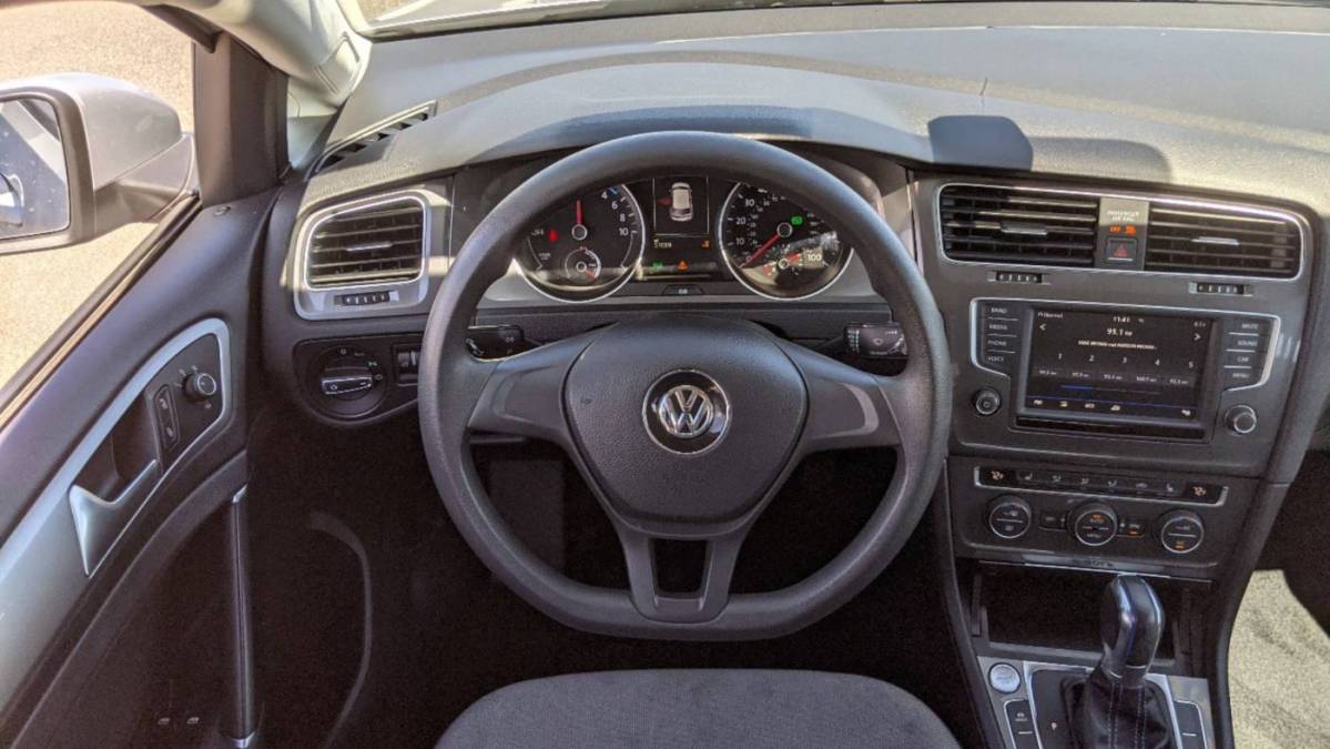 2016 Volkswagen e-Golf WVWKP7AU6GW913917