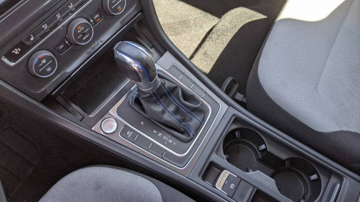 2016 Volkswagen e-Golf WVWKP7AU6GW913917