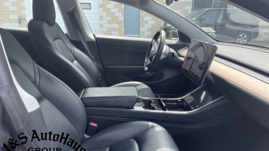 2019 Tesla Model 3 5YJ3E1EB4KF209227
