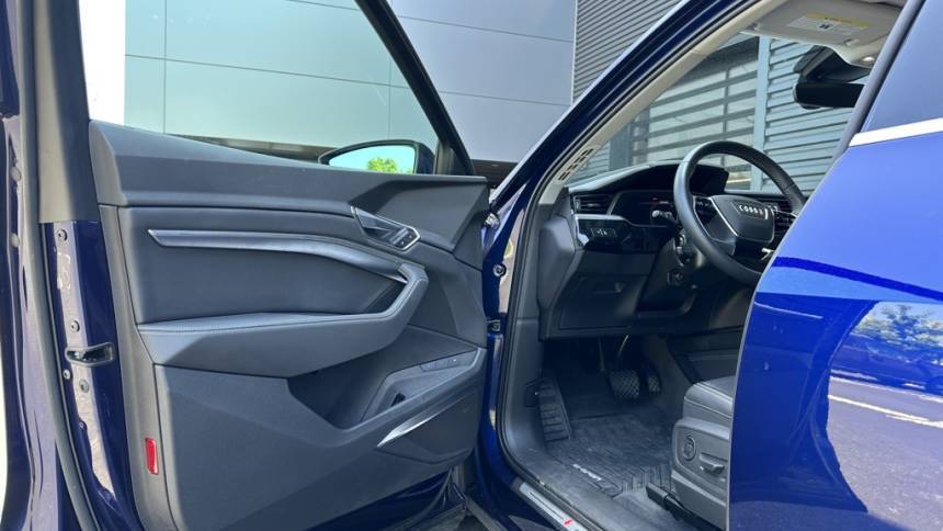 2021 Audi e-tron WA12AAGE5MB010802
