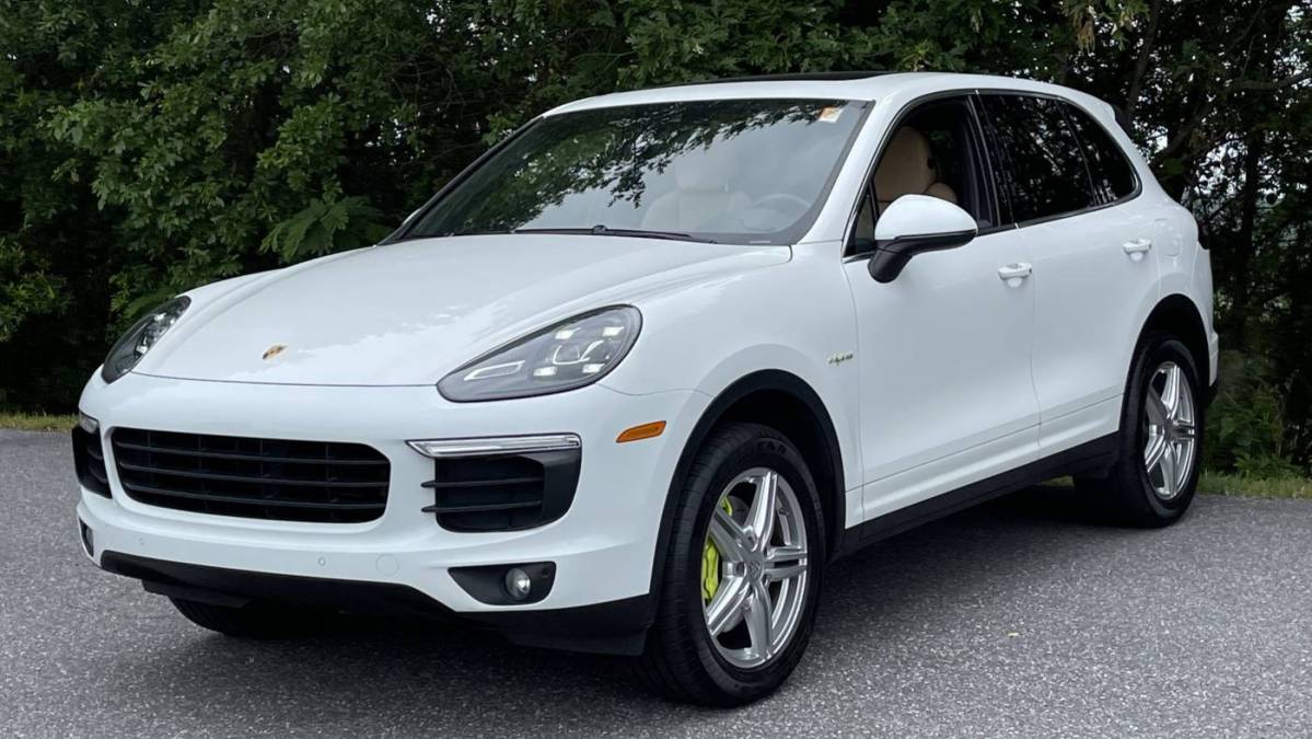 2016 Porsche Cayenne WP1AE2A22GLA17293