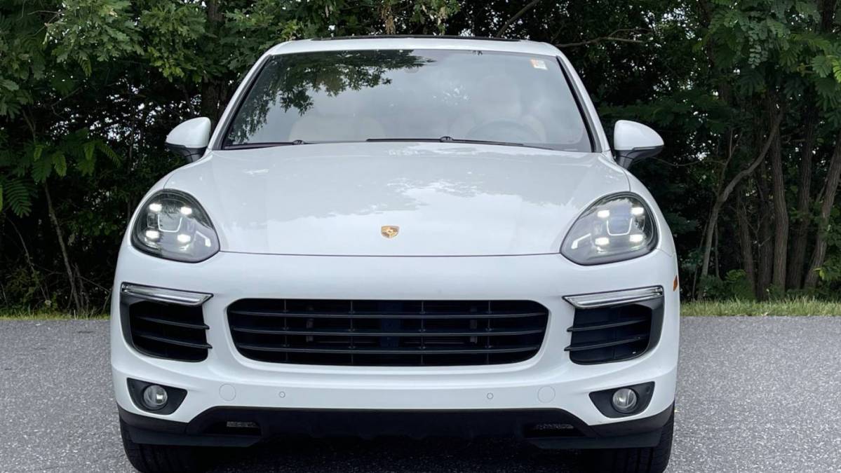 2016 Porsche Cayenne WP1AE2A22GLA17293