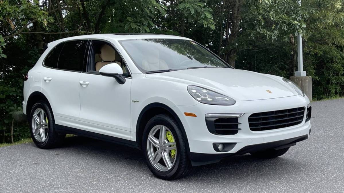 2016 Porsche Cayenne WP1AE2A22GLA17293