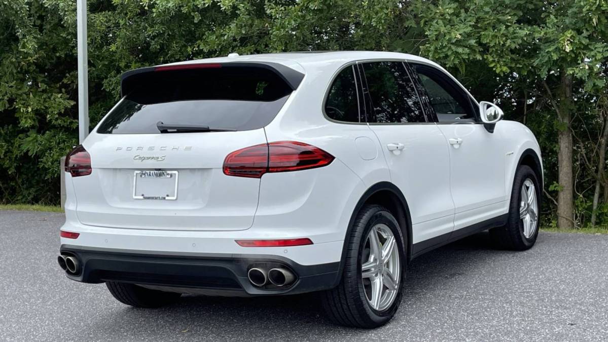 2016 Porsche Cayenne WP1AE2A22GLA17293