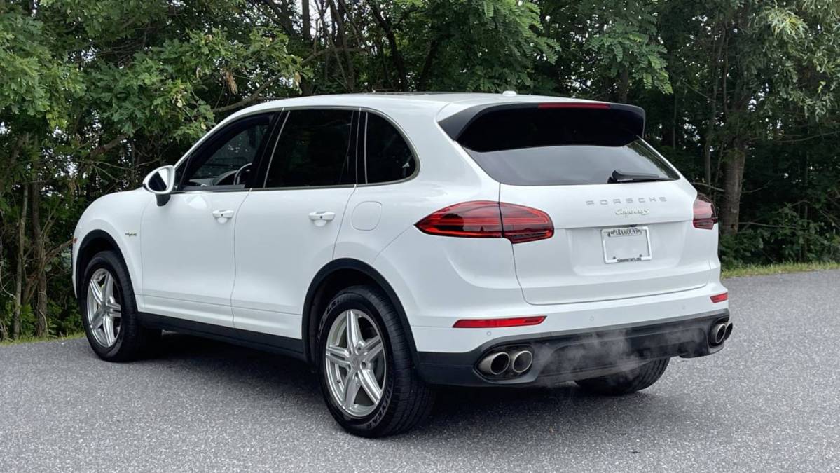 2016 Porsche Cayenne WP1AE2A22GLA17293