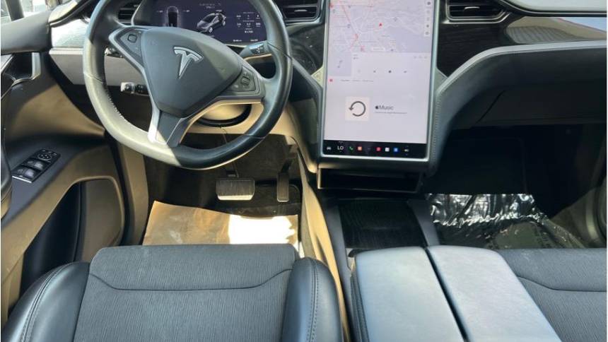 2018 Tesla Model X 5YJXCAE2XJF109428