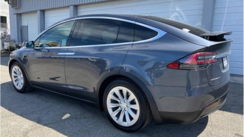 2018 Tesla Model X 5YJXCAE2XJF109428