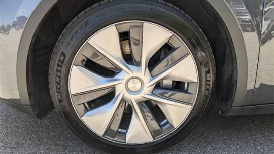 2021 Tesla Model Y 5YJYGDEE4MF140585