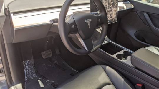 2021 Tesla Model Y 5YJYGDEE4MF140585