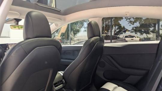 2021 Tesla Model Y 5YJYGDEE4MF140585