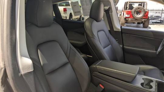 2021 Tesla Model Y 5YJYGDEE4MF140585