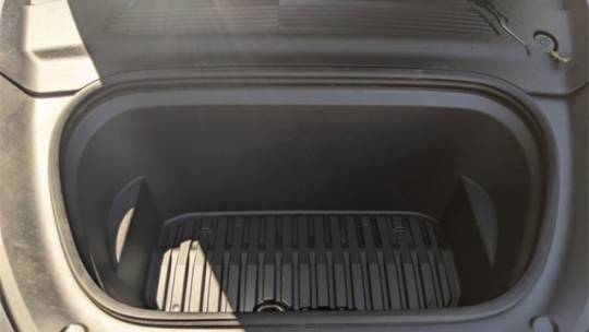 2021 Tesla Model Y 5YJYGDEE4MF140585