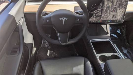 2021 Tesla Model Y 5YJYGDEE4MF140585