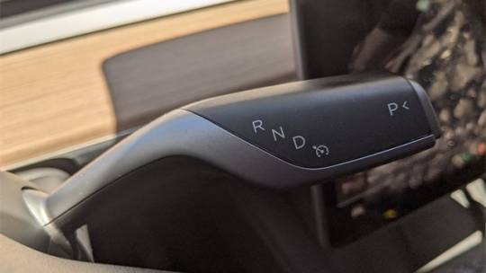2021 Tesla Model Y 5YJYGDEE4MF140585