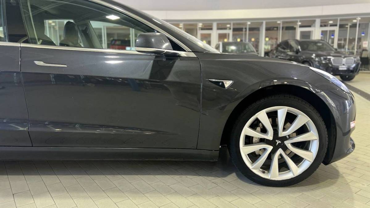 2018 Tesla Model 3 5YJ3E1EA4JF015206