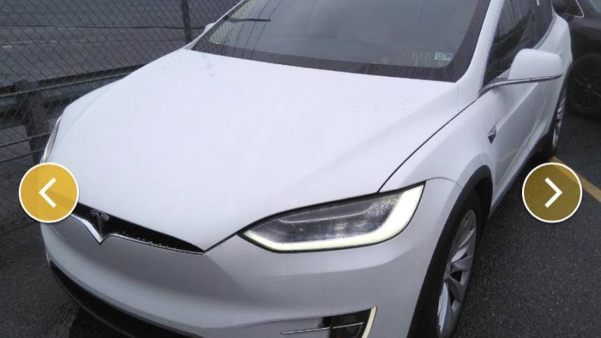 2018 Tesla Model X 5YJXCBE22JF113656