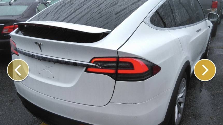 2018 Tesla Model X 5YJXCBE22JF113656