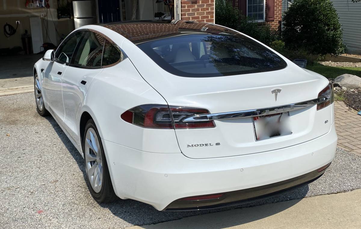 2016 Tesla Model S 5YJSA1E16GF172901