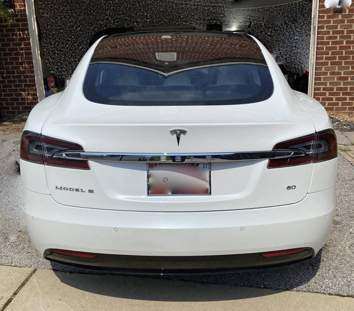 2016 Tesla Model S 5YJSA1E16GF172901