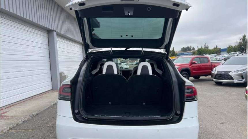 2016 Tesla Model X 5YJXCBE25GF002477