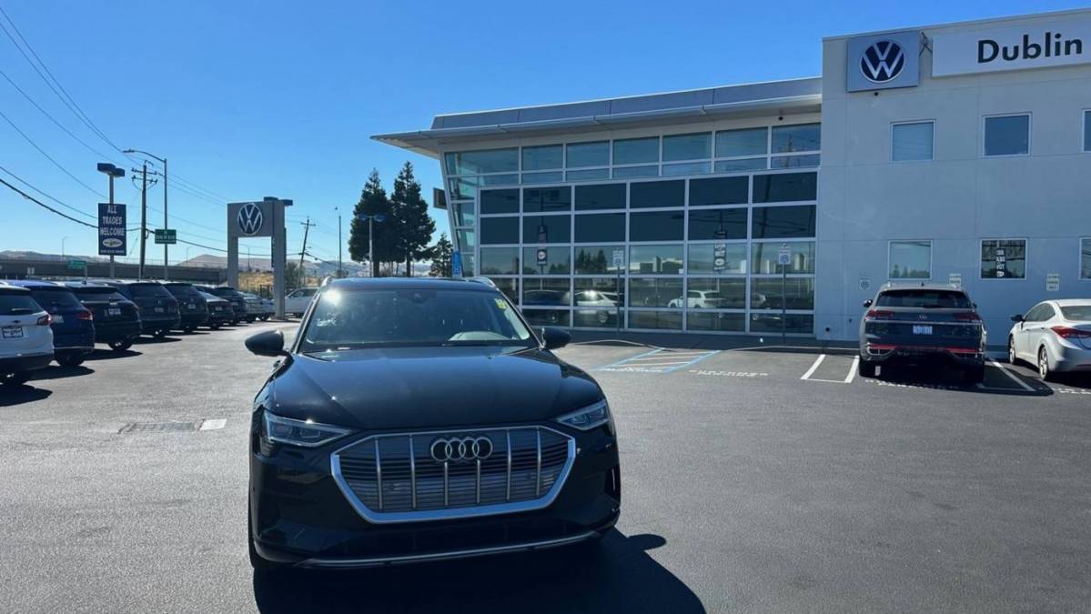 2019 Audi e-tron WA1LAAGE0KB023975