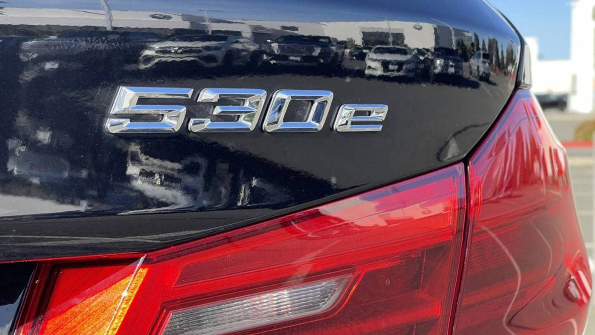2019 BMW 5 Series WBAJA9C56KB389907