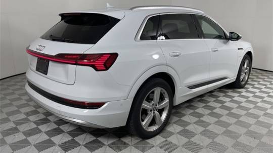 2019 Audi e-tron WA1LAAGE1KB007932