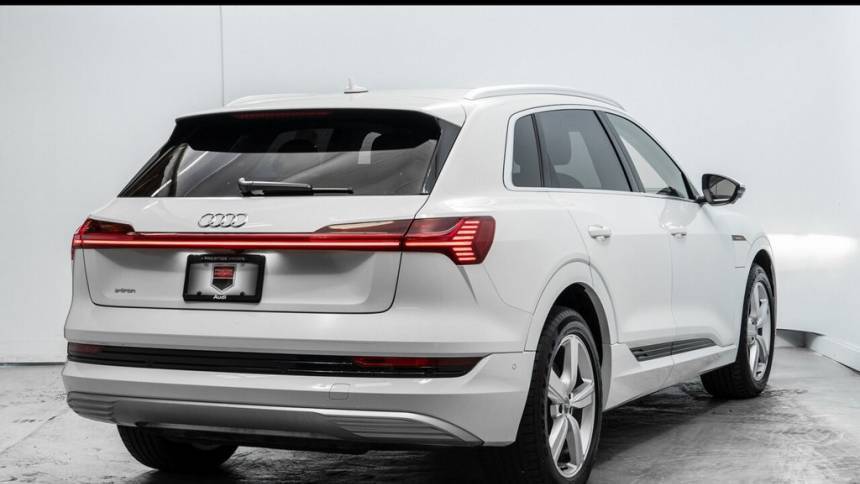 2019 Audi e-tron WA1VABGE6KB017435