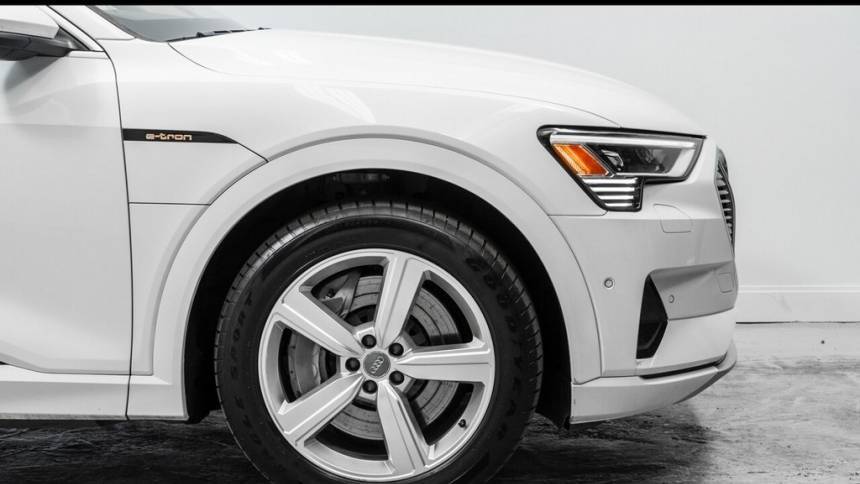2019 Audi e-tron WA1VABGE6KB017435