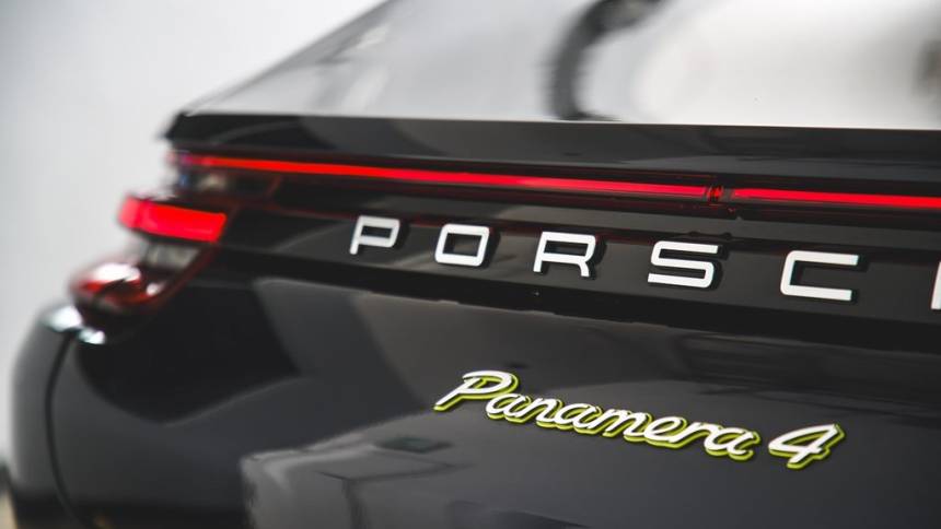 2018 Porsche Panamera WP0AE2A70JL177175