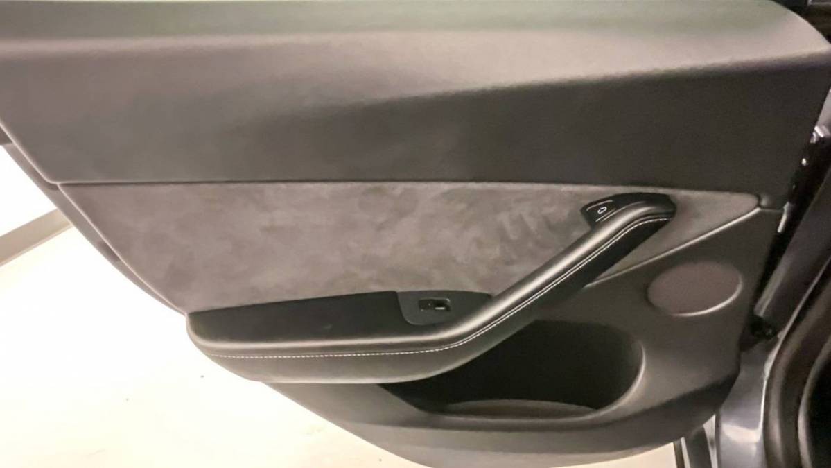 2021 Tesla Model Y 5YJYGDEE4MF193707