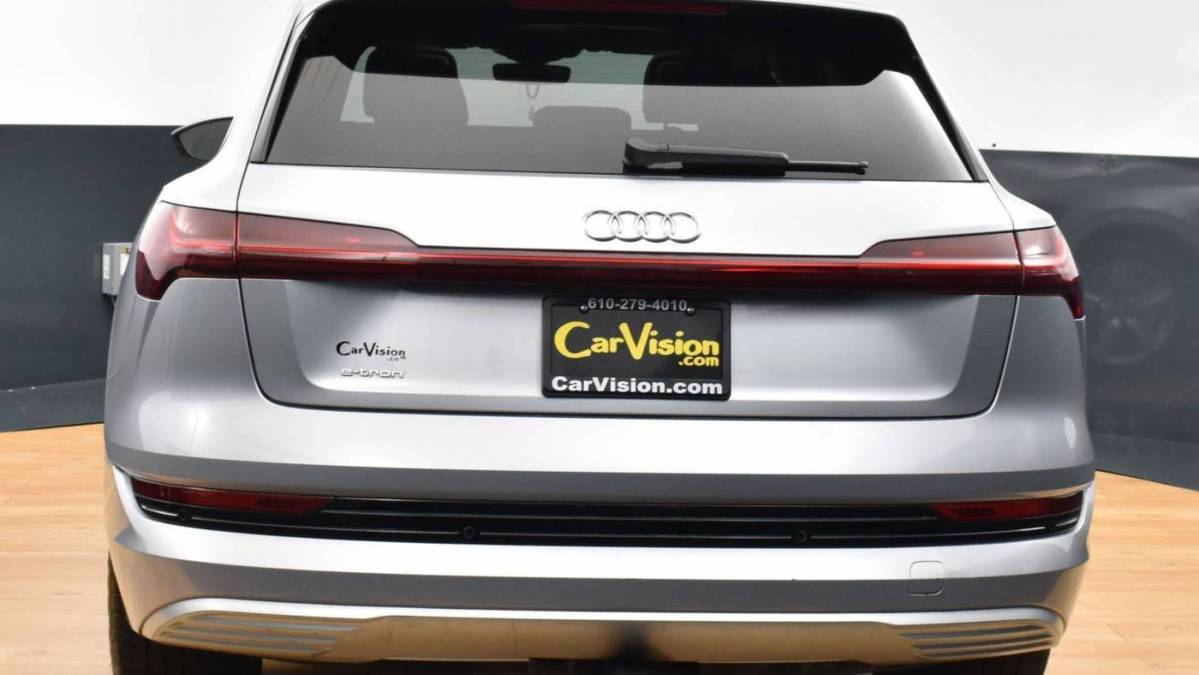 2019 Audi e-tron WA1LABGE9KB012351