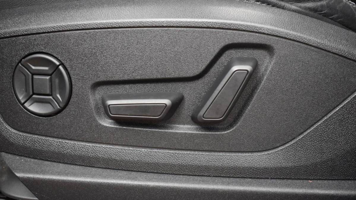 2019 Audi e-tron WA1LABGE9KB012351