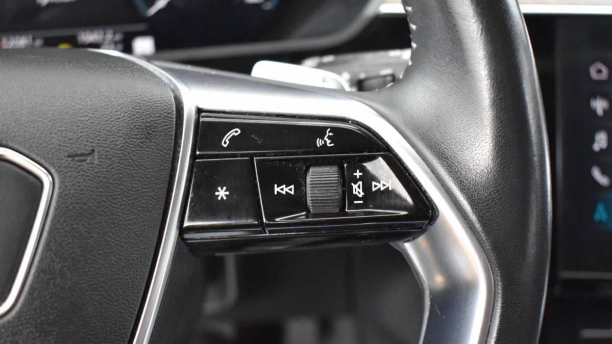 2019 Audi e-tron WA1LABGE9KB012351