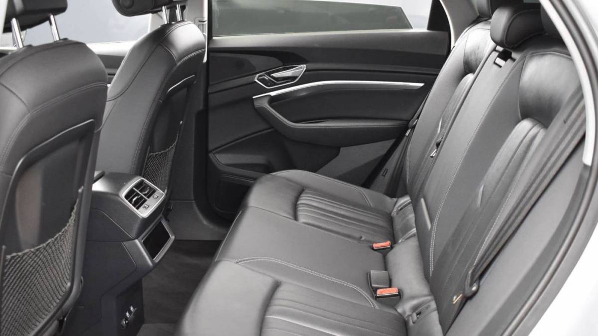 2019 Audi e-tron WA1LABGE9KB012351