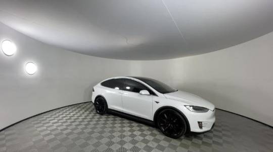 2019 Tesla Model X 5YJXCDE44KF187126