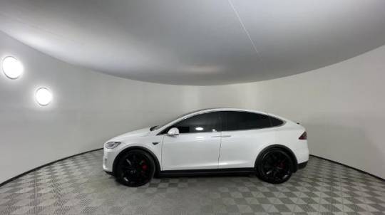 2019 Tesla Model X 5YJXCDE44KF187126
