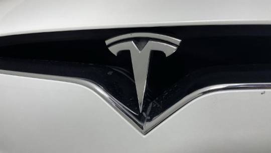 2019 Tesla Model X 5YJXCDE44KF187126