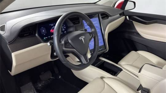 2019 Tesla Model X 5YJXCDE26KF140260