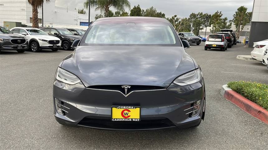 2018 Tesla Model X 5YJXCDE24JF100032