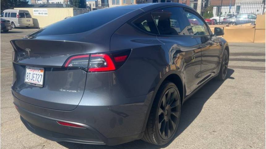 2021 Tesla Model Y 5YJYGDEE0MF067943