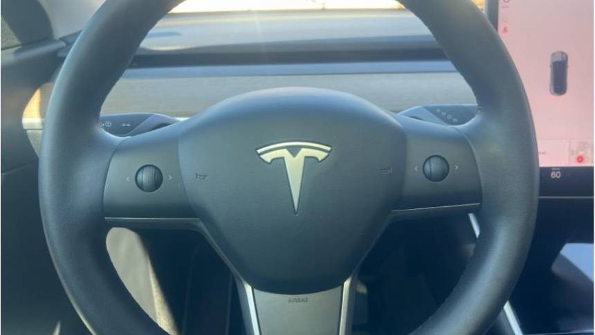 2021 Tesla Model Y 5YJYGDEE0MF067943