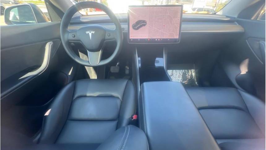 2021 Tesla Model Y 5YJYGDEE0MF067943