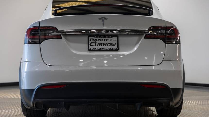 2018 Tesla Model X 5YJXCDE27JF088474