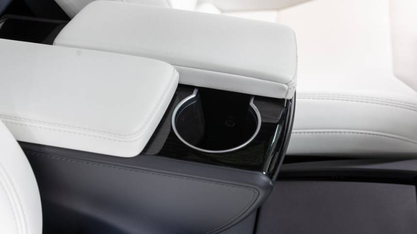 2018 Tesla Model X 5YJXCDE27JF088474