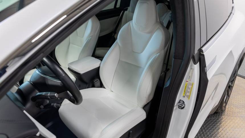 2018 Tesla Model X 5YJXCDE27JF088474